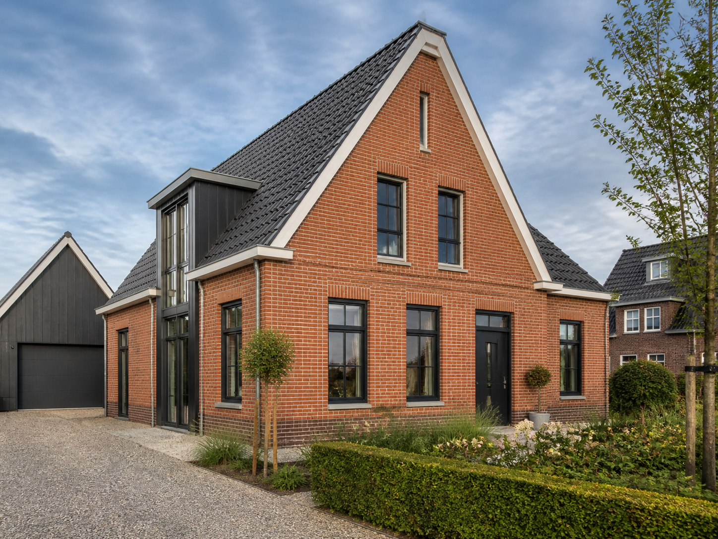 Nieuw gebouwde woning met strak metselwerk